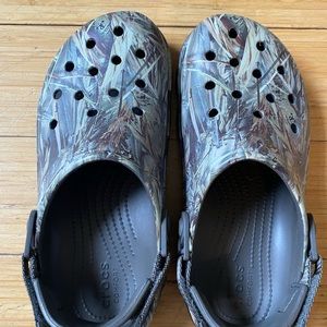 Crocs Camo Men 8 Women 10 BNWOT